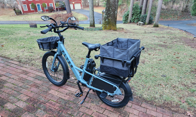 Ulasan E-Bike Radio Flyer Flex, Goldilocks Akan Mengatakan Itu Tepat
